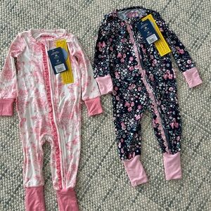 NWT - 2 Ruffle Butts Footies Paiamas - 6-12m
